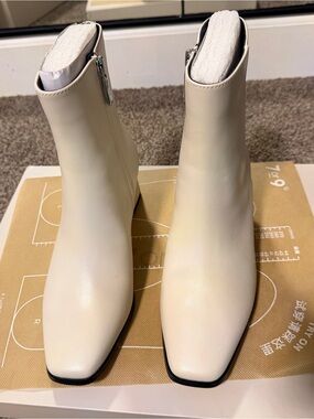 Lambskin leather ,Women's Cream Ankle Boots with Side Zip